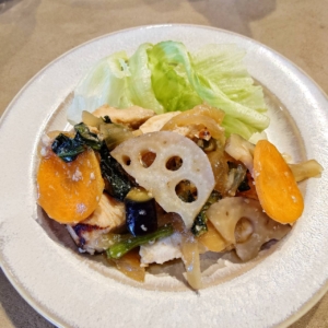 塩糀鶏と秋野菜のソテー
